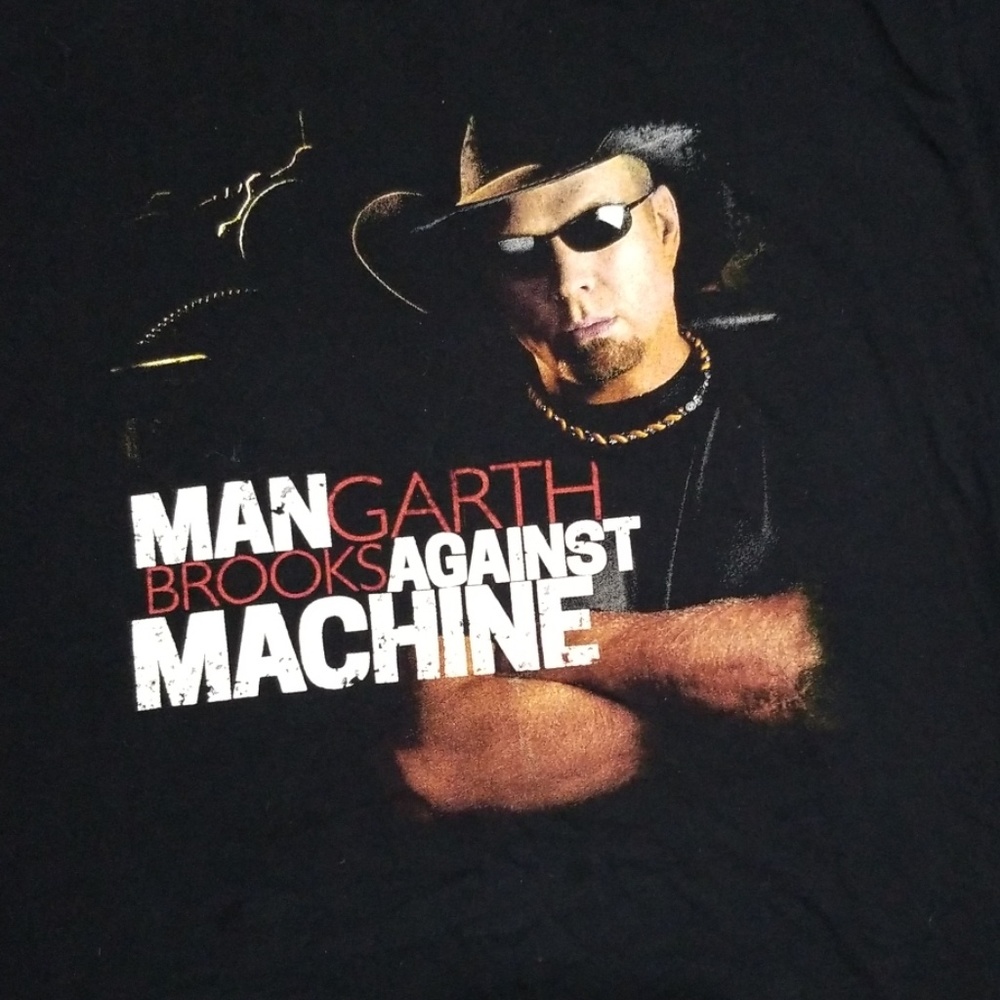 GARTH BROOKS MAN AGAINST MACHINE TOUR TEE SHIRT